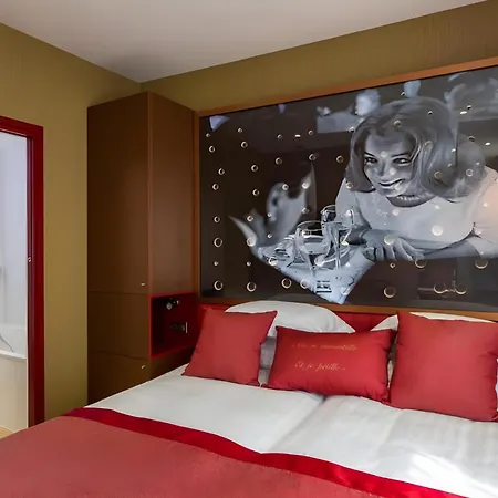 Les Bulles De Hotel