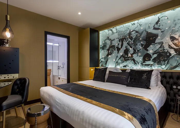 호텔 레 뷜르 드 4*