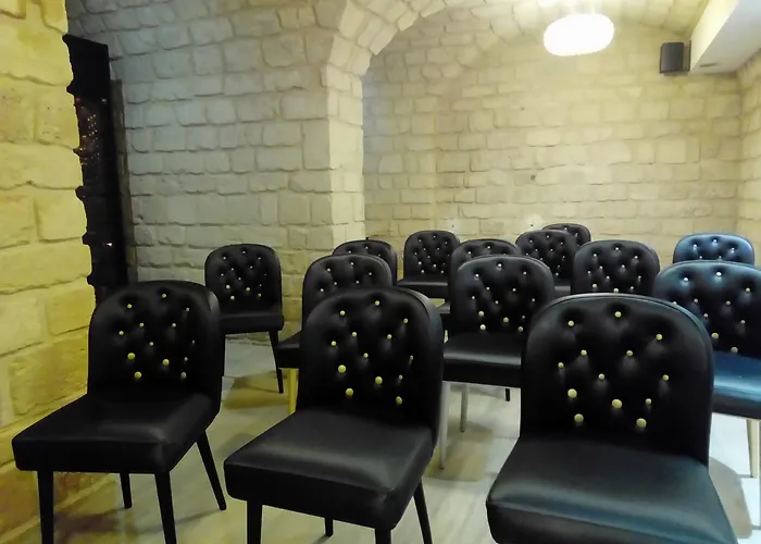 호텔 레 뷜르 드 4*