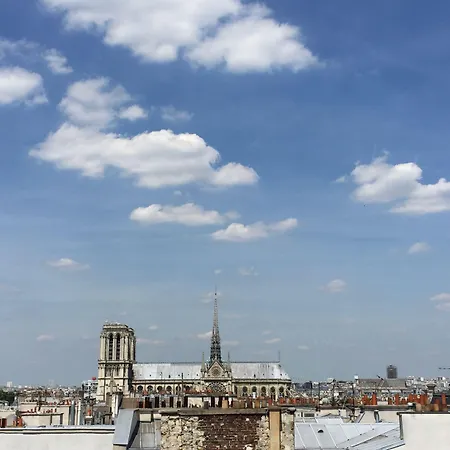 Les Bulles De Hotel París
