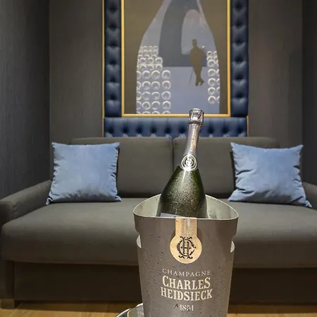 Les Bulles De Hotel